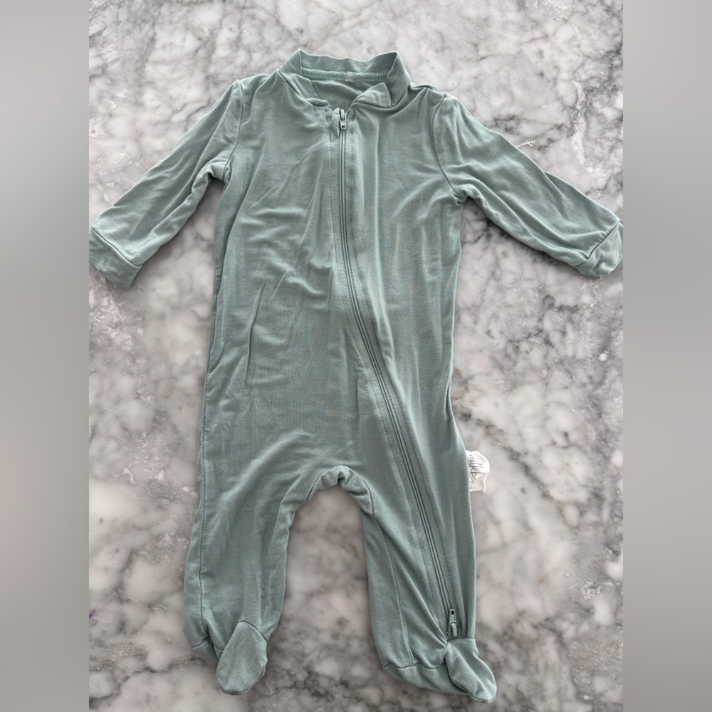 Set of 5, 0-3 month pajamas